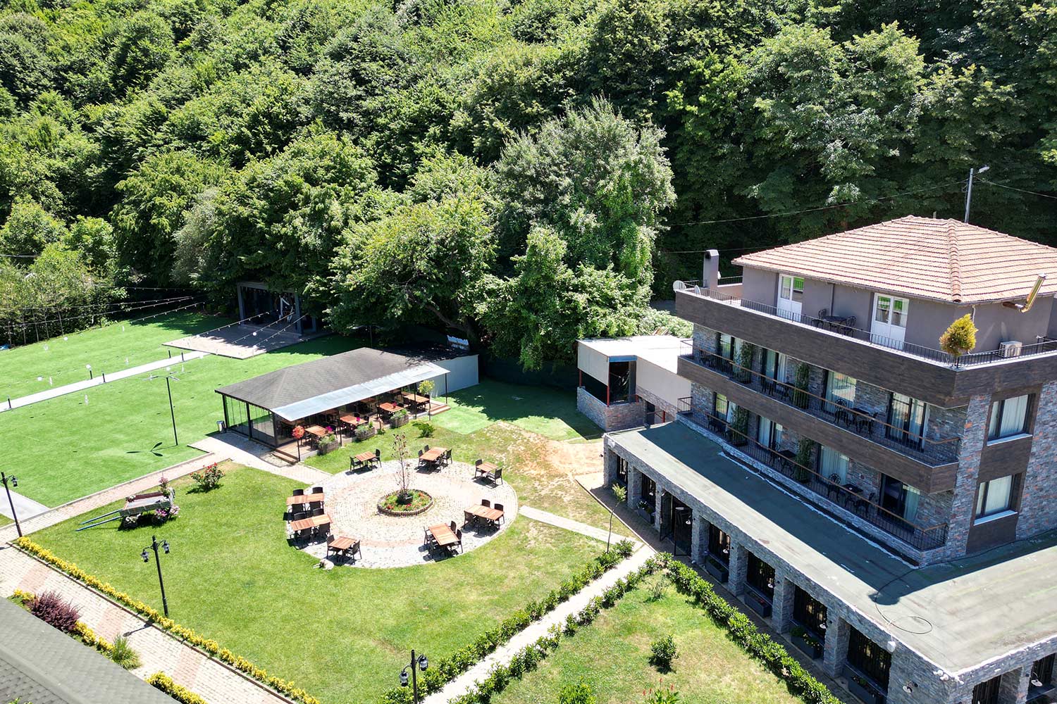 Adess Hotel