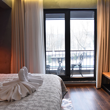 Adess Hotel